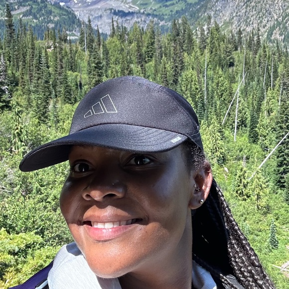 Meet your Posher, Roxann - Picture 1 of 1